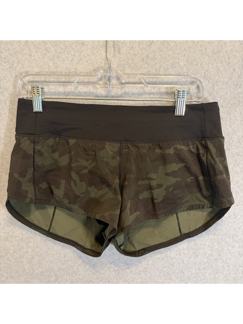 Lululemon Speed Shorts Size 6 Regular, Running, Gym